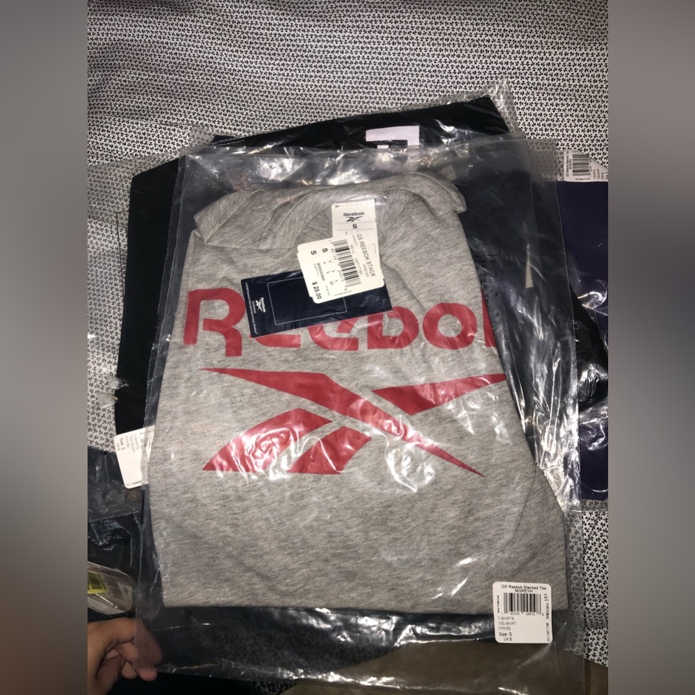 5 Reebok tee shirts - Picture 3 of 10